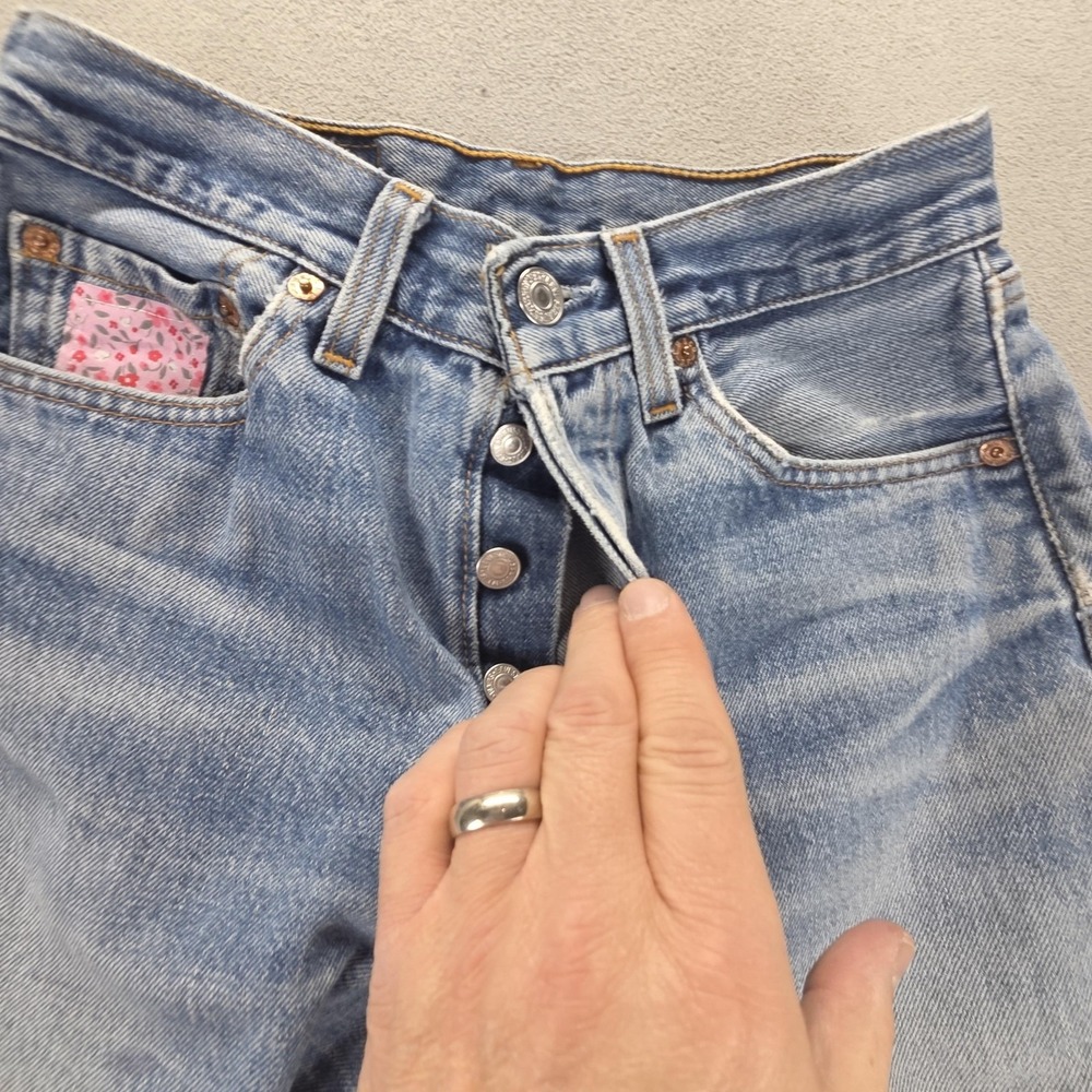 VTG Levis 501 Jeans Womens Blue Straight Floral Patch USA Raw Hem Fits 24x26 - Picture 11 of 16